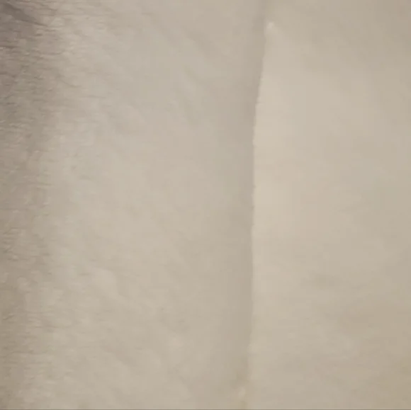 UGG Throw - Picture 3 of 5